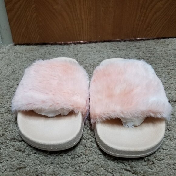 Tie-Dye Slide-Ons - Picture 3 of 4